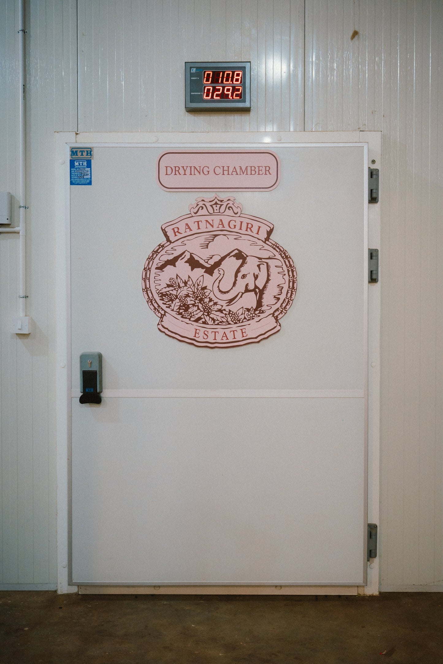 Ratnagiri Dark Room Honey